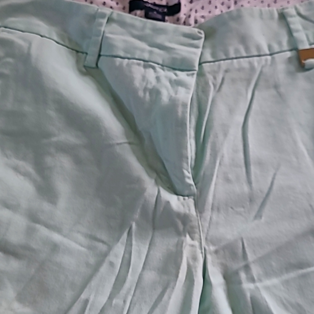 Womens size 8 light green Nautica shorts
